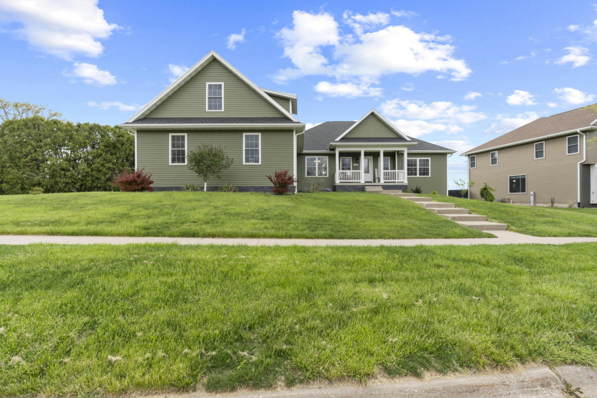 3106 CLERMONT DR, MUSCATINE, IA 52761, photo 1 of 52